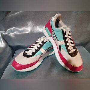 Puma Women's Vibrant Pink and Aqua Sneakers